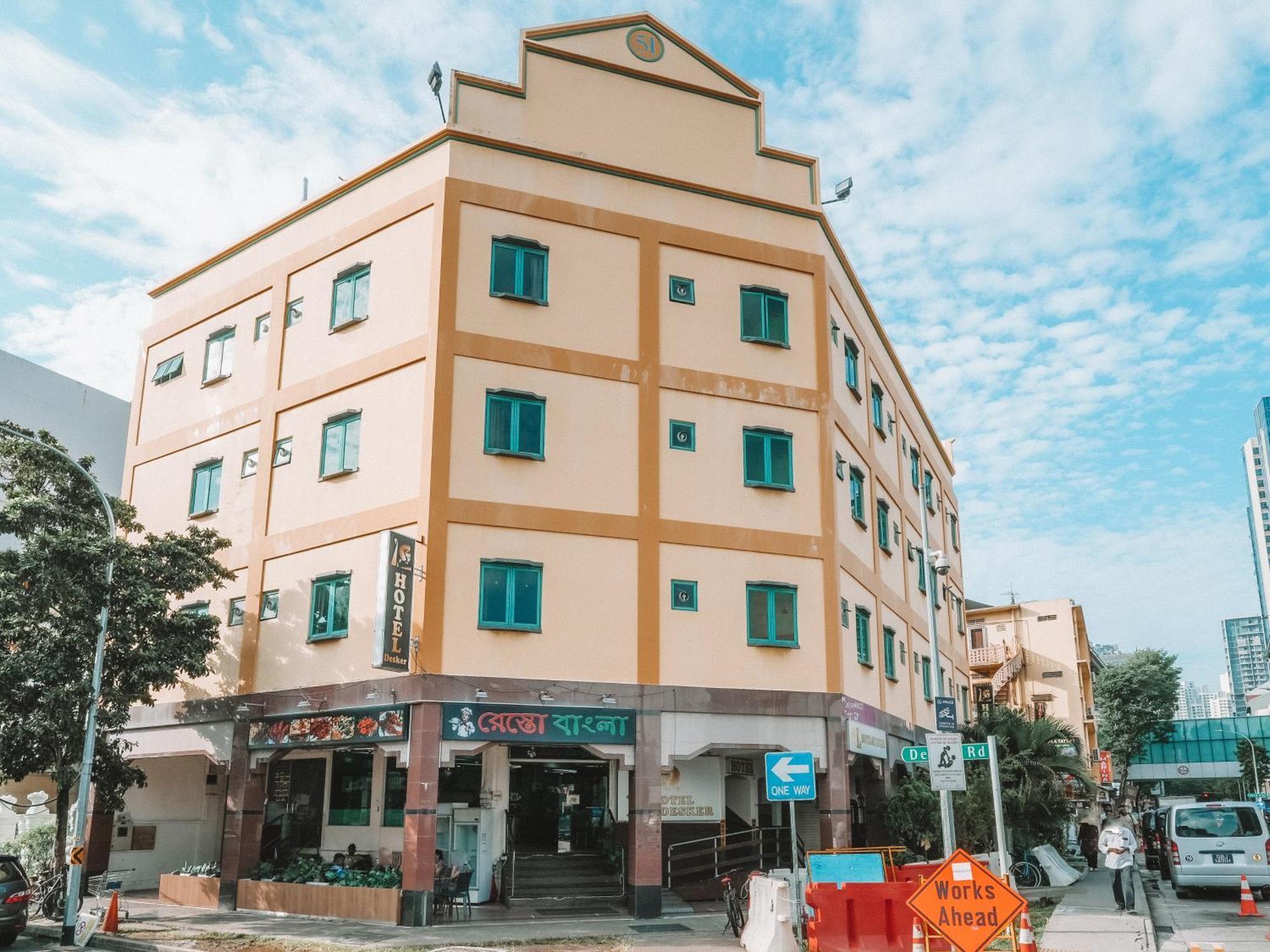 A Desker Khách sạn
